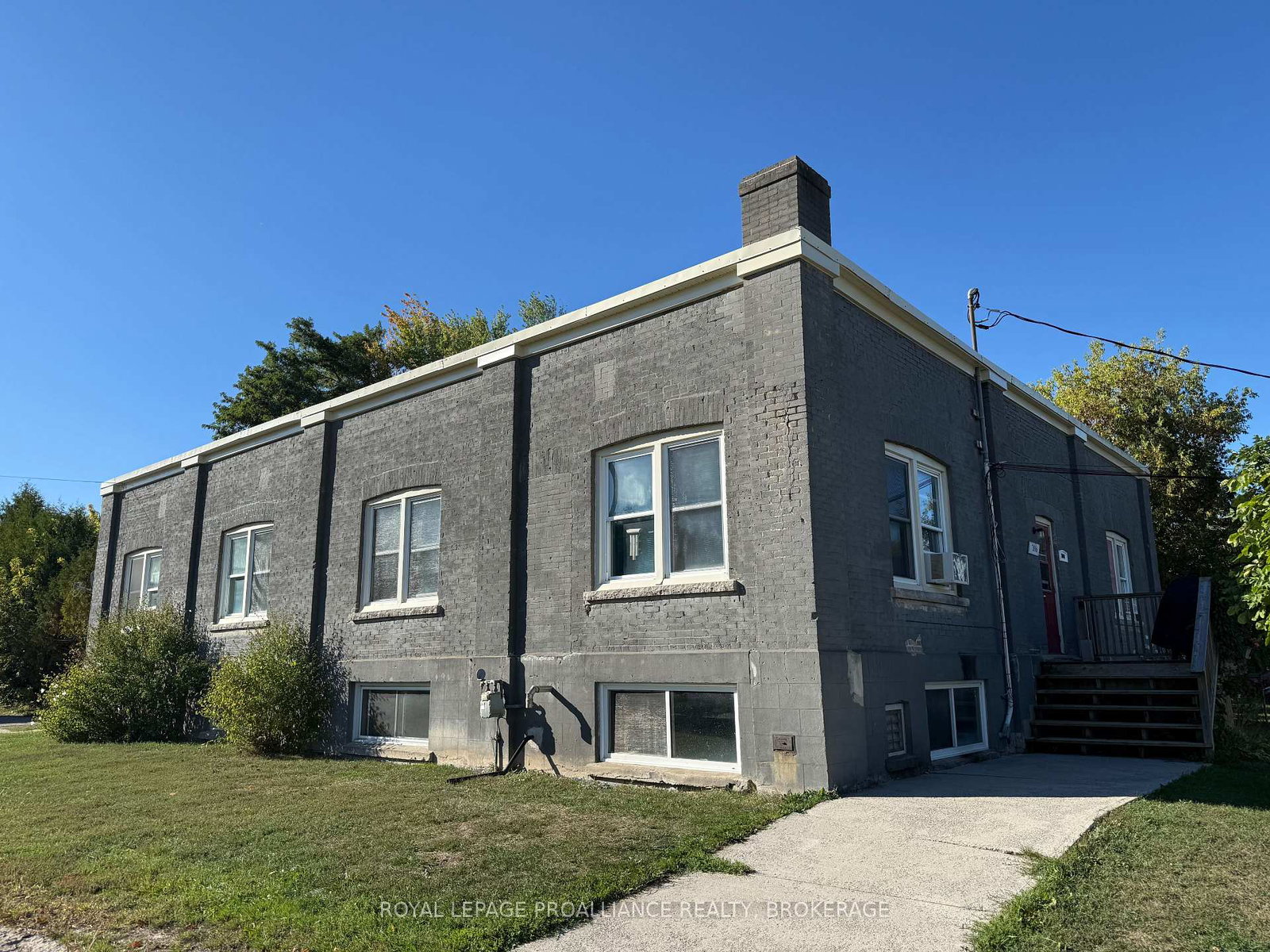 306-308-oak-street-gananoque-ontario-x12894614