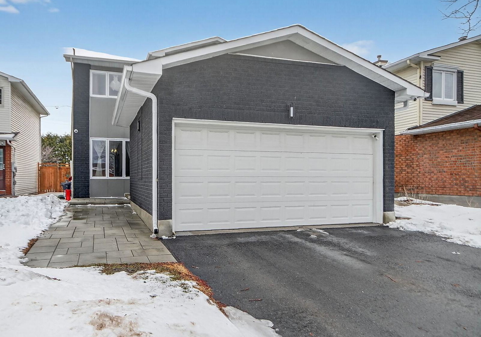2092-legrand-crescent-ottawa-ontario-x12894646