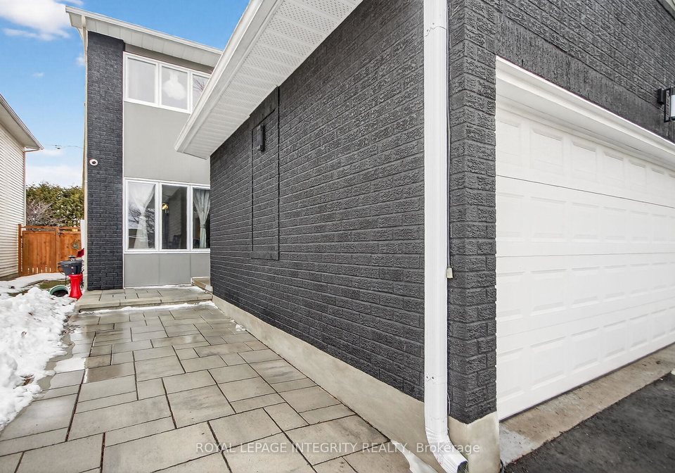 2092-legrand-crescent-ottawa-ontario-x12894646