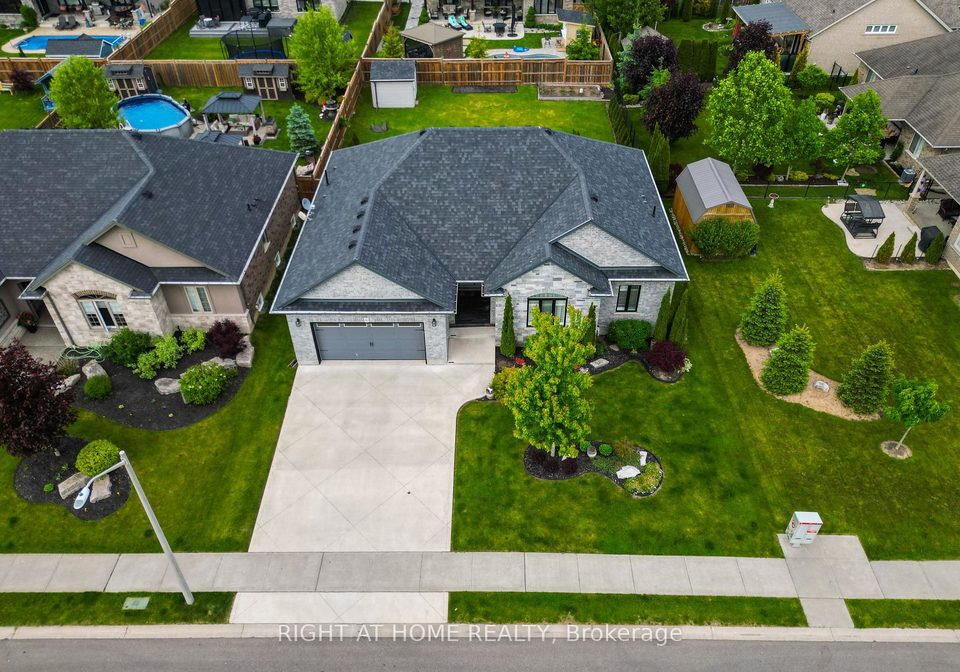 6-bluenose-drive-norfolk-ontario-x12894770