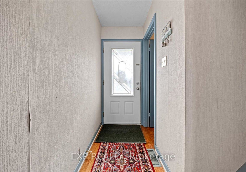915-lawnsberry-drive-ottawa-ontario-x12895206
