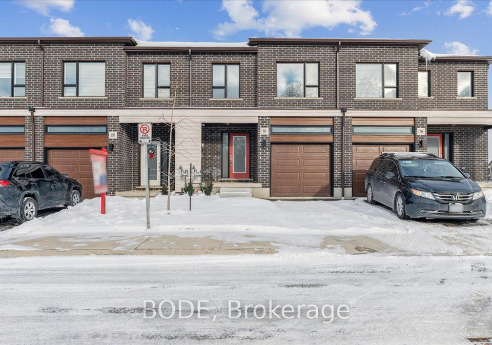 18-oak-forest-common-cambridge-ontario-x12895366