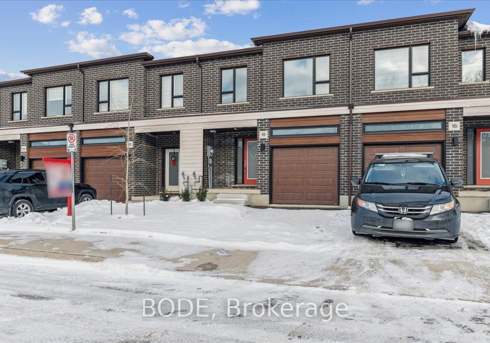 18-oak-forest-common-cambridge-ontario-x12895366