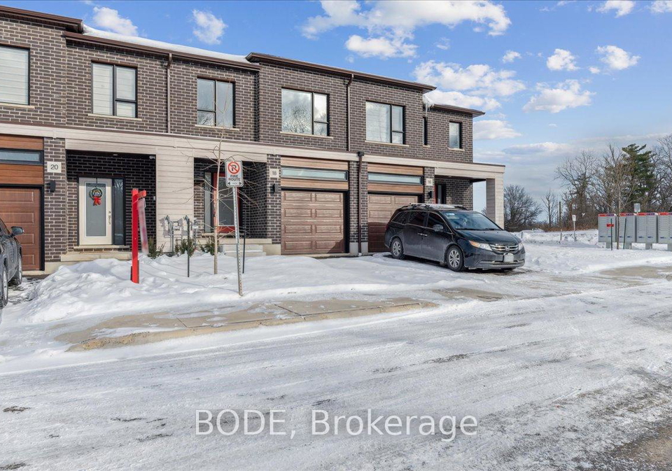 18-oak-forest-common-cambridge-ontario-x12895366