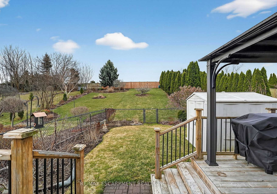 6-conrad-place-grimsby-ontario-x12895874