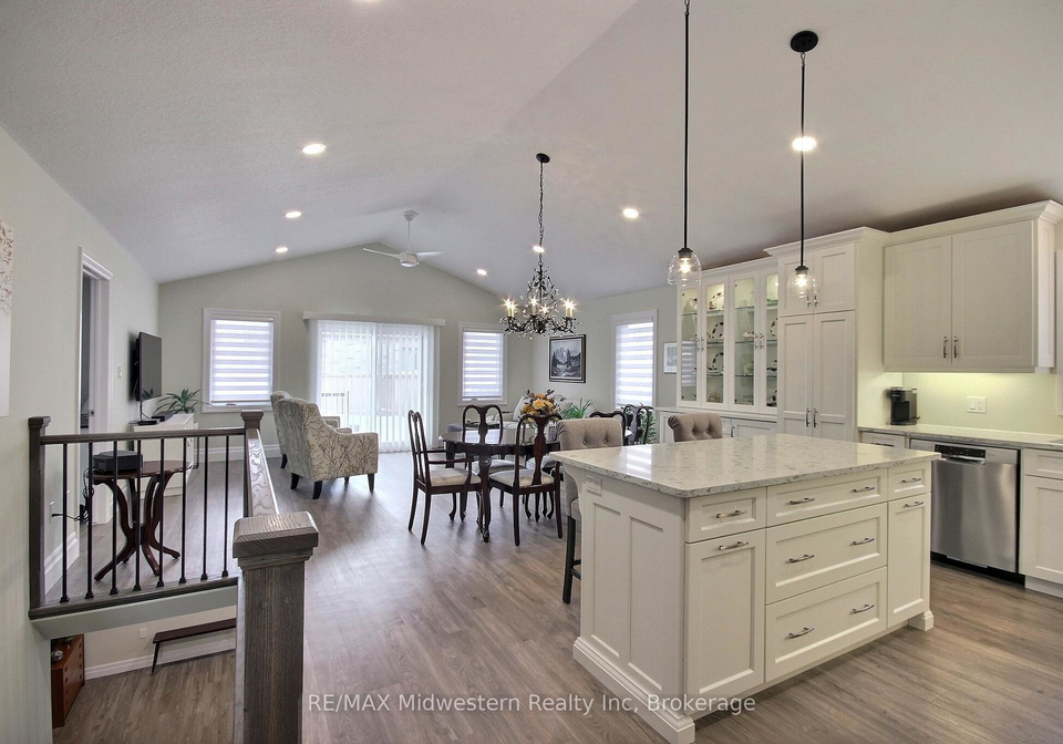 1095-kincaid-street-w-north-perth-ontario-x12896002