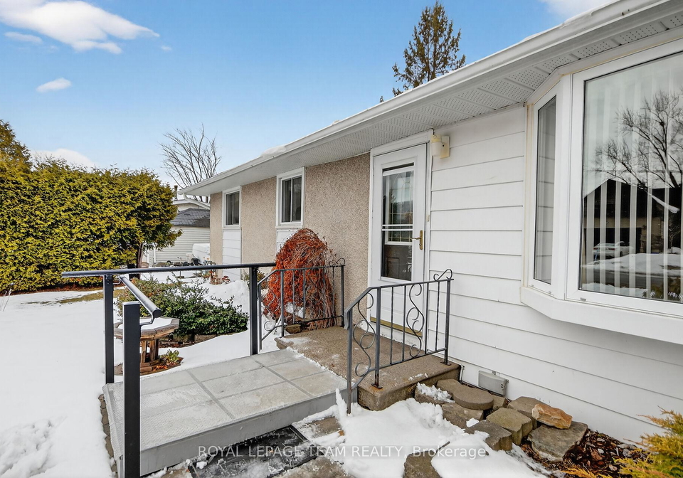 15-savage-drive-ottawa-ontario-x12896636