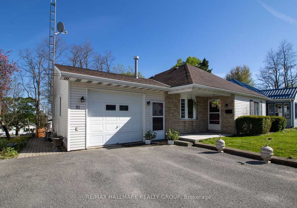 31-chaffey-street-brockville-ontario-x12896682