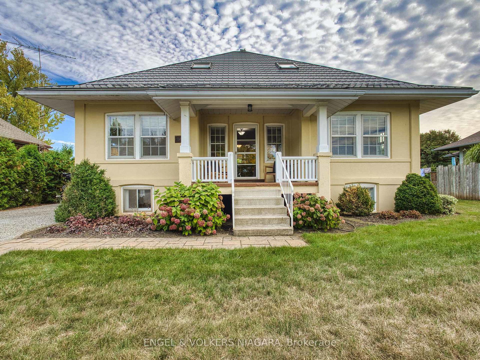 1577-line-6-road-niagara-on-the-lake-ontario-x12897000