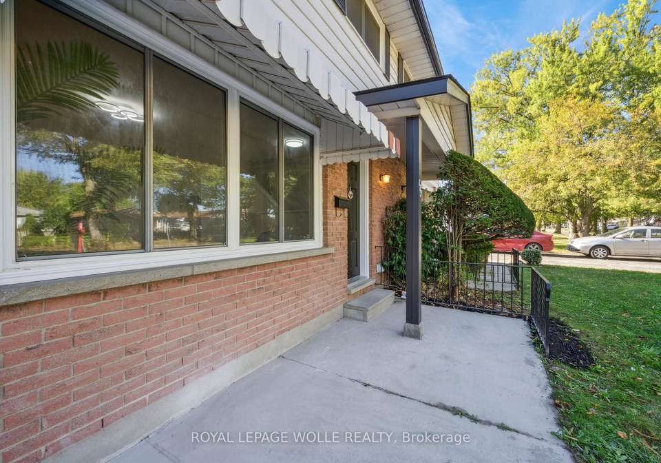 179-traynor-avenue-kitchener-ontario-x12897216
