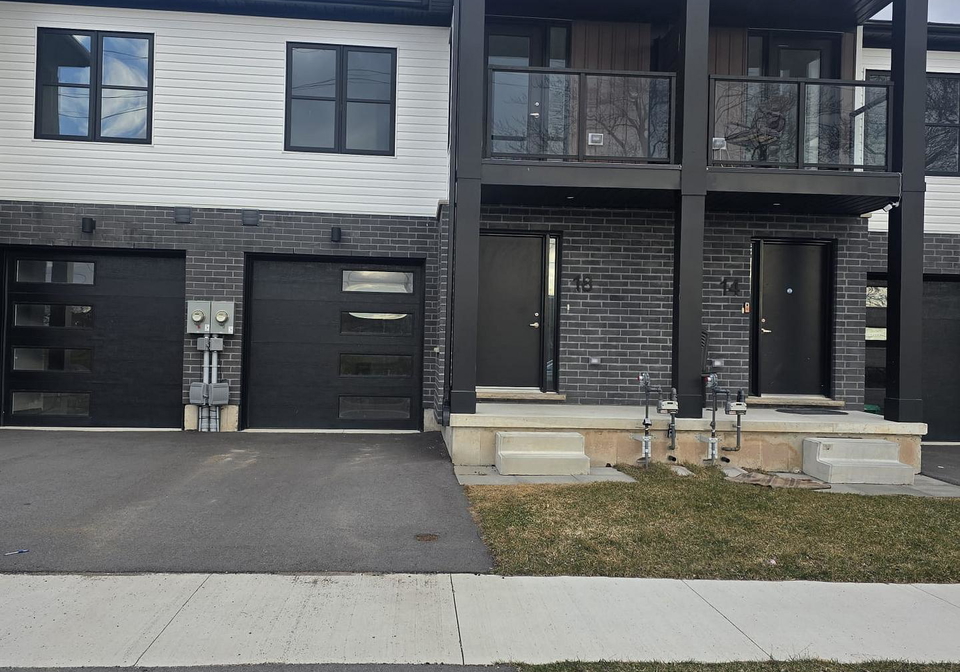 18-marina-palace-e-welland-ontario-x12897420