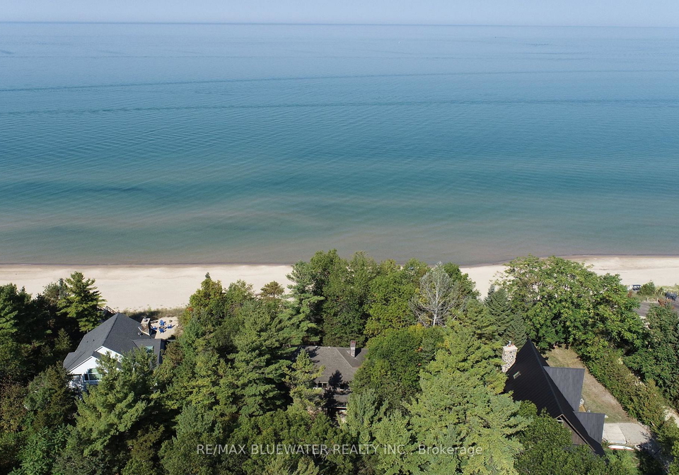 9864-huron-place-lambton-shores-ontario-x12897648
