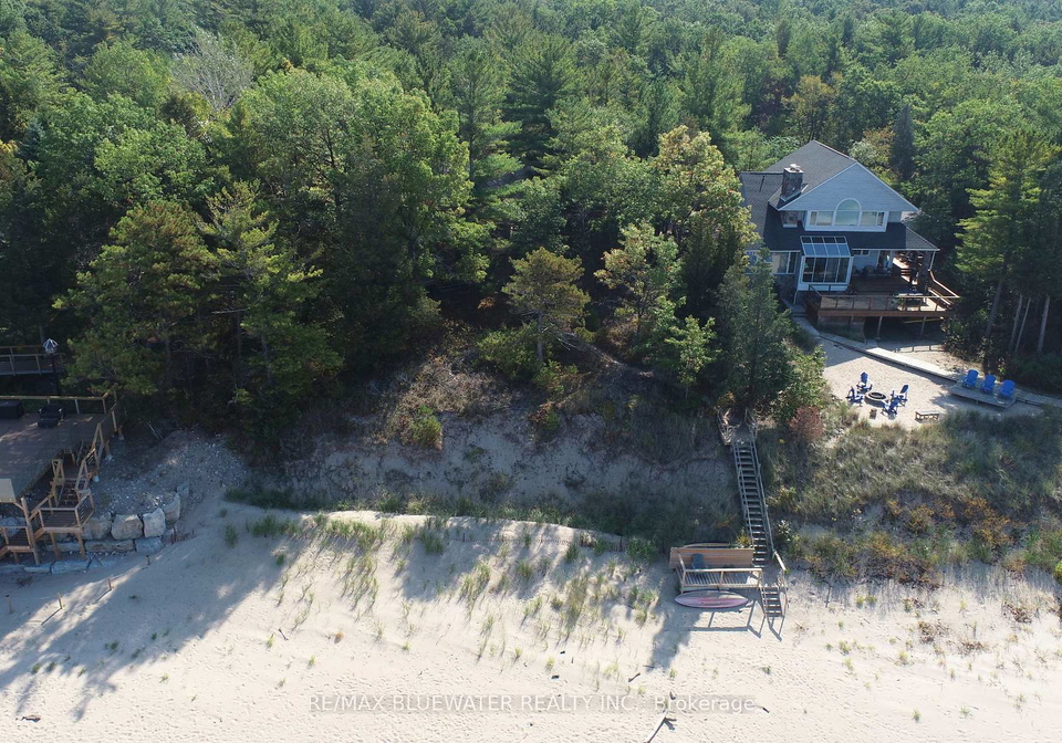 9864-huron-place-lambton-shores-ontario-x12897648