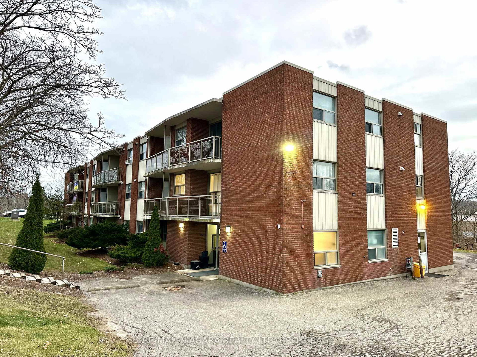7-riverview-boulevard-st-catharines-ontario-x12897684