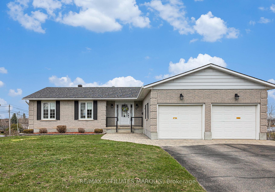 74-colonel-by-crescent-smiths-falls-ontario-x12897754