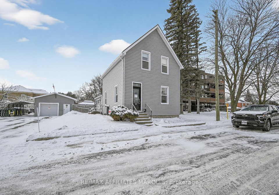 23-alfred-street-smiths-falls-ontario-x12898352