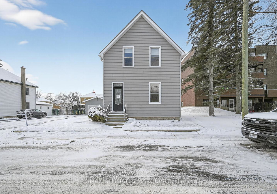 23-alfred-street-smiths-falls-ontario-x12898352