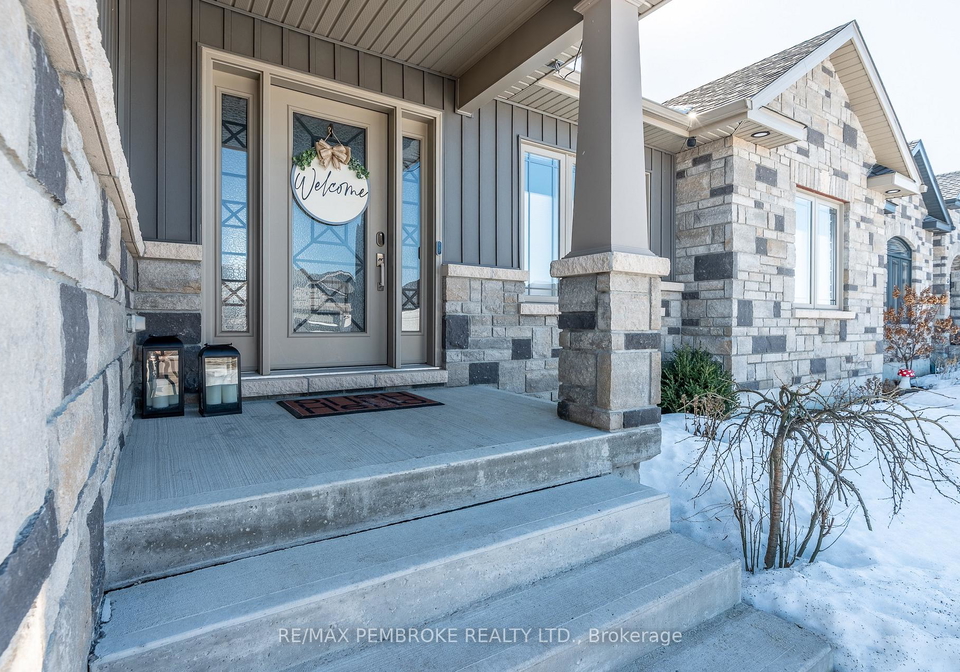 77-noble-crescent-petawawa-ontario-x12898370