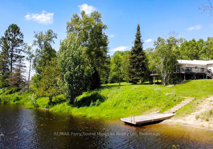 3-magnet-road-magnetawan-ontario-x12898736