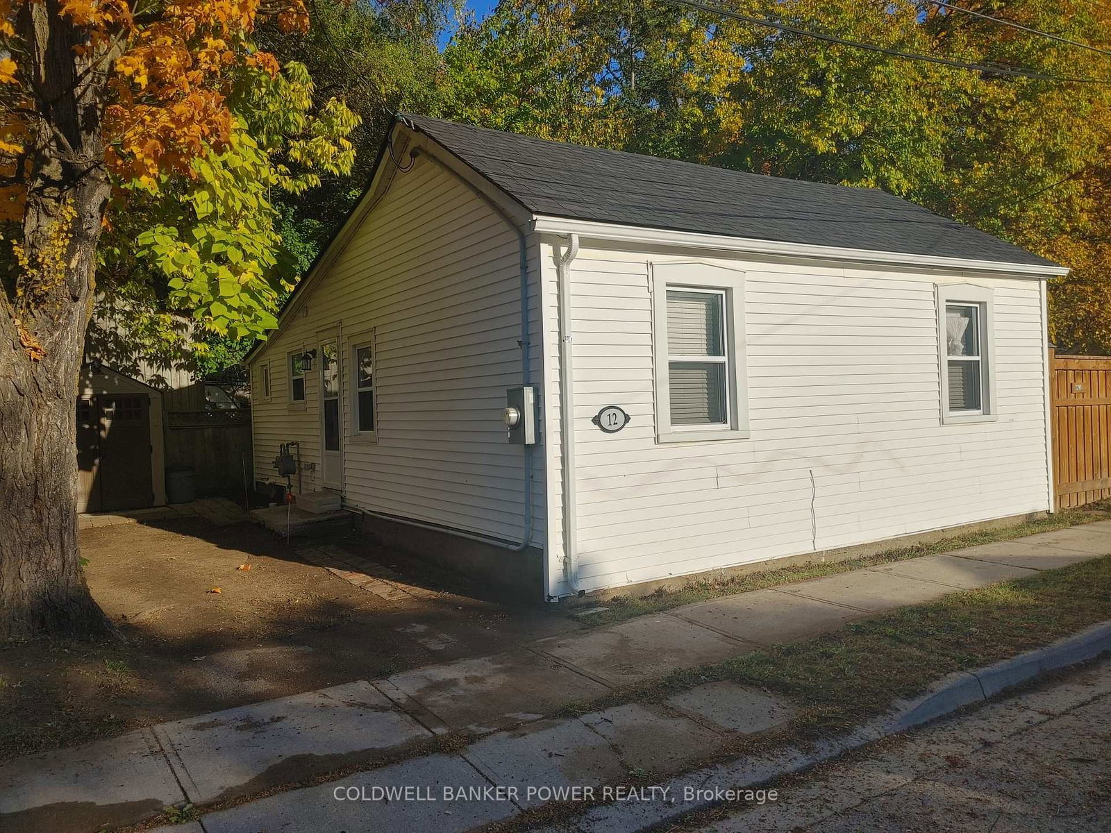 12-miles-street-london-east-ontario-x12898908