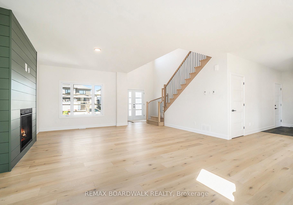 619-geneva-crescent-russell-ontario-x12899402