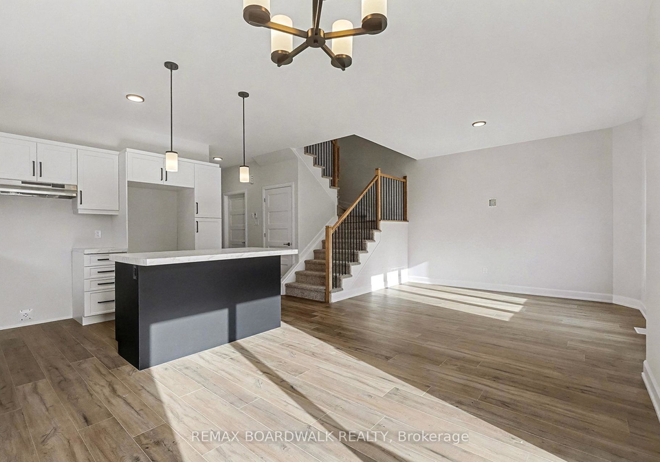 408-falcon-lane-russell-ontario-x12899448