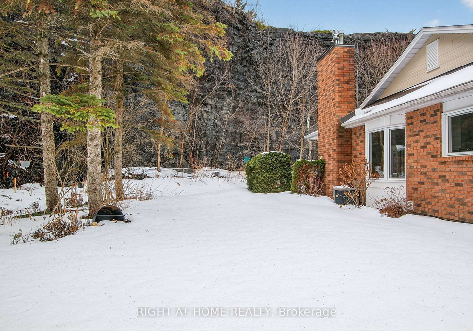 100-darlington-private-w-ottawa-ontario-x12899540