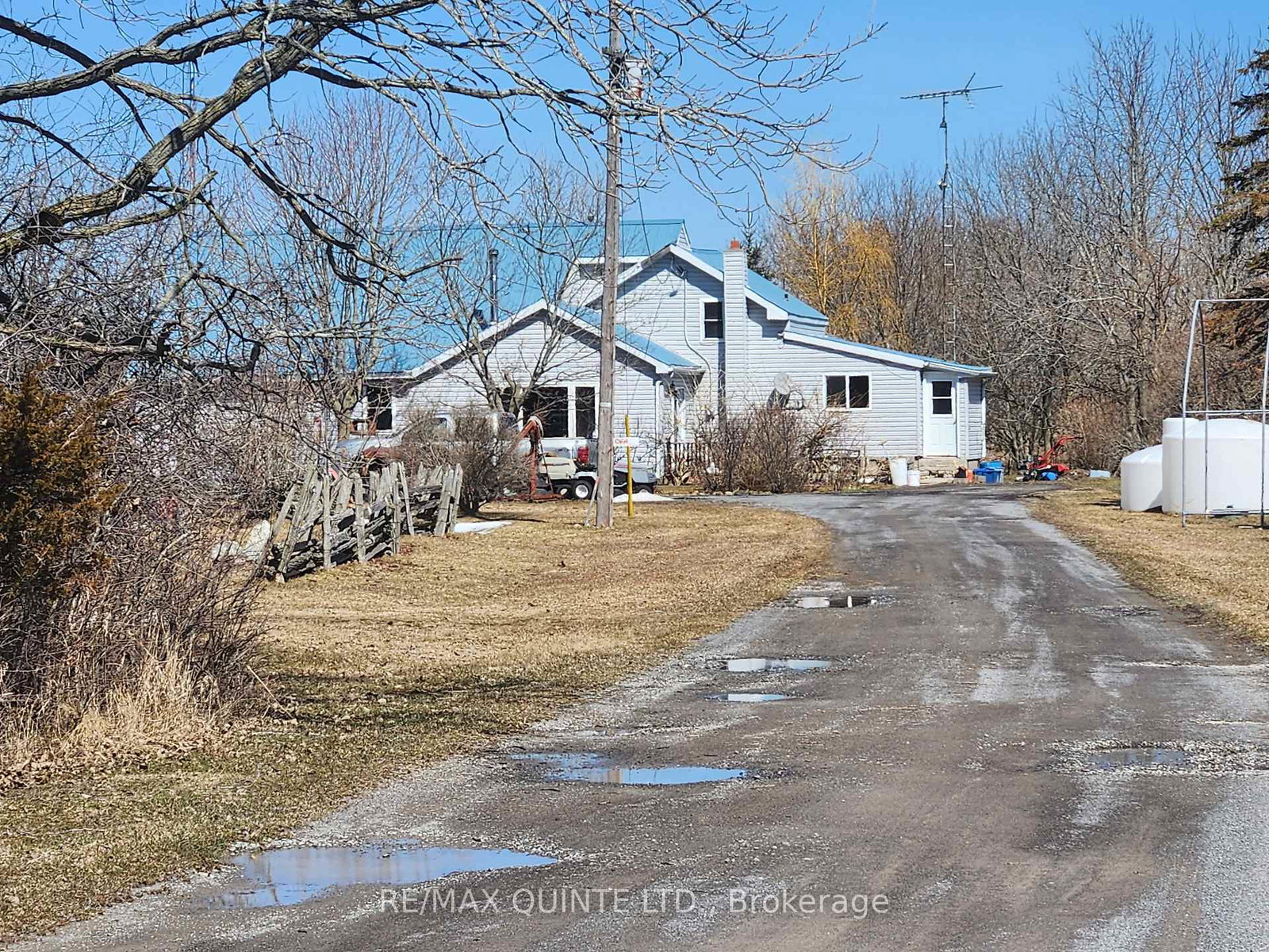 159-simpson-road-prince-edward-county-ontario-x12899782