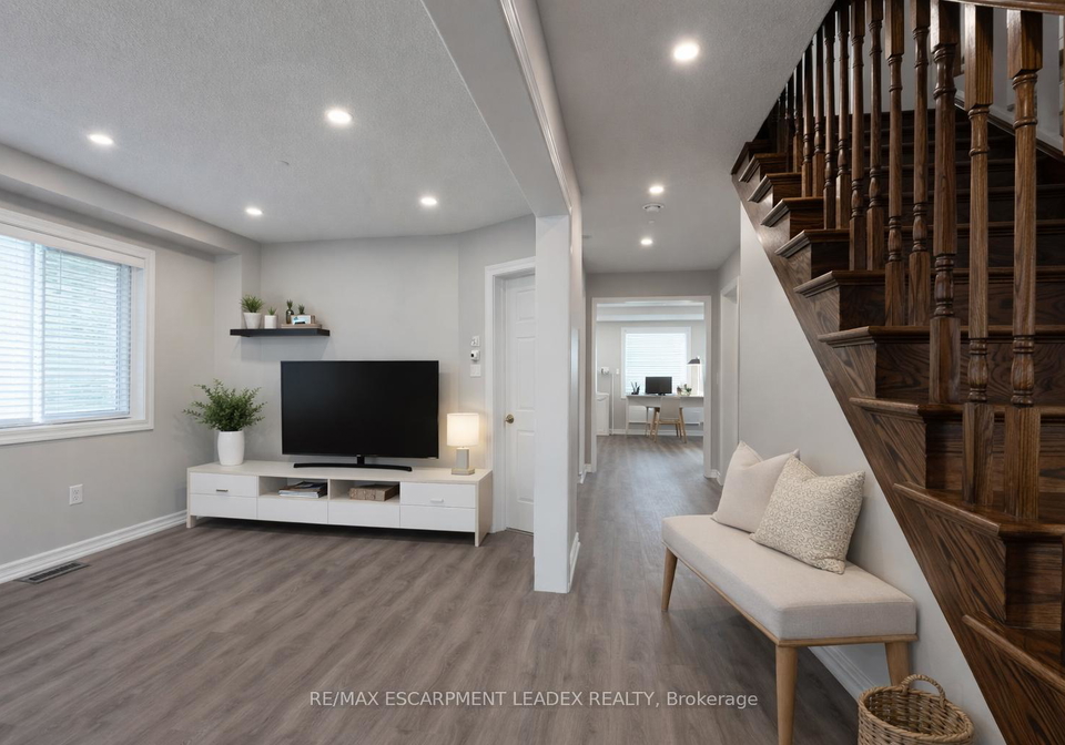 7-hollinrake-avenue-brantford-ontario-x12899790