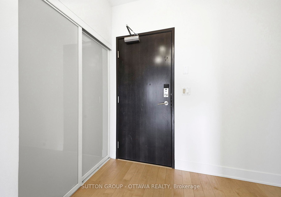 1035-bank-street-ottawa-ontario-x12900358