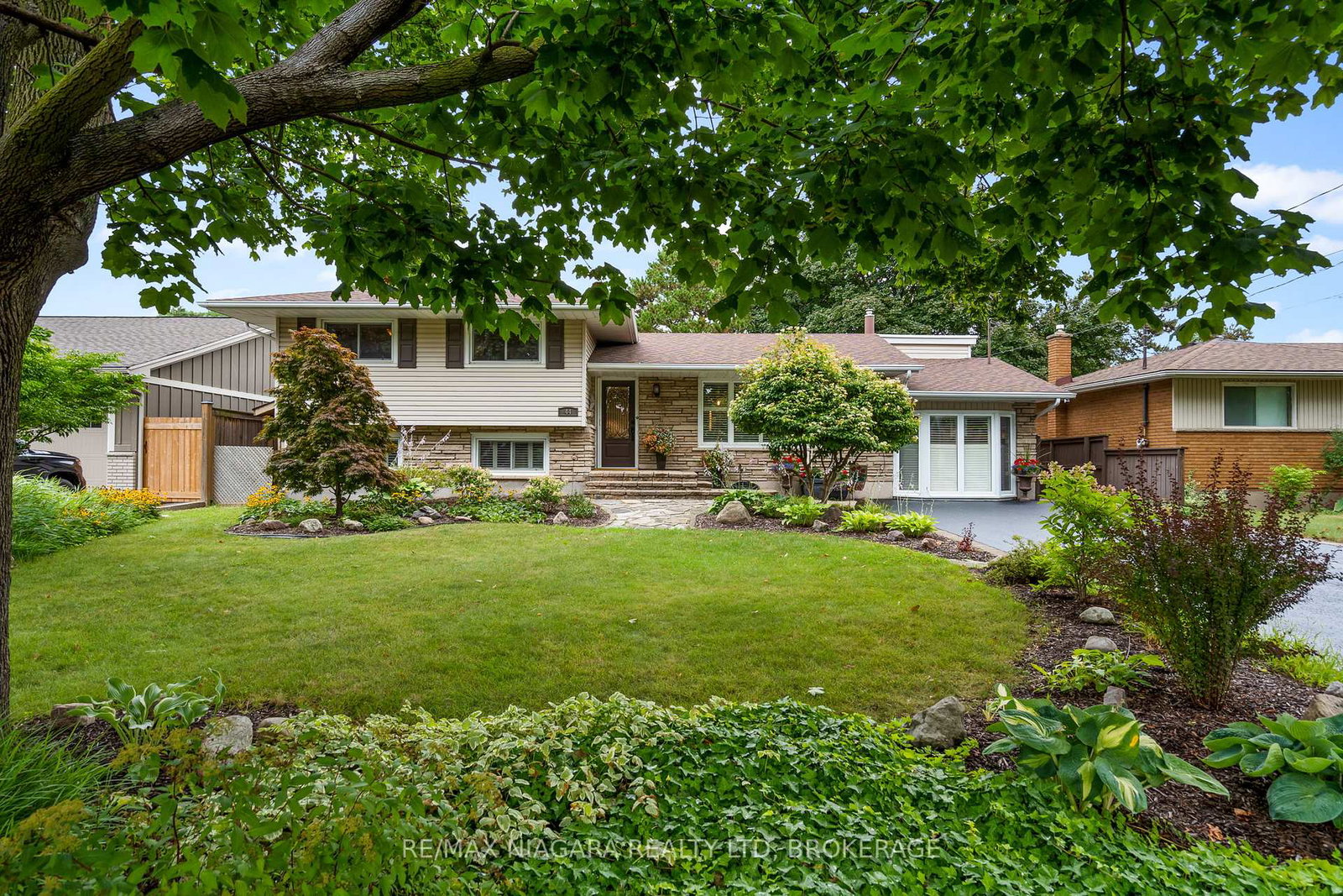 44-lockview-crescent-st-catharines-ontario-x12900518