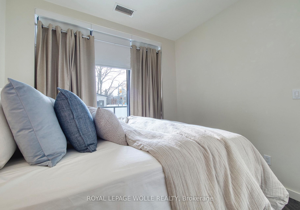 690-king-street-w-waterloo-ontario-x12900800