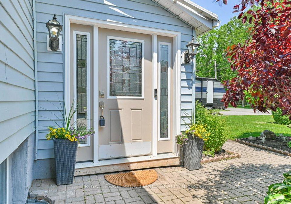 105-ab-bernard-long-road-quinte-west-ontario-x12900922