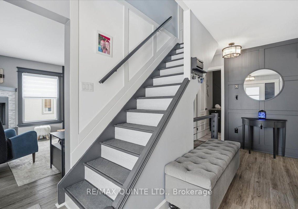 6-nicholas-street-prince-edward-county-ontario-x12901182