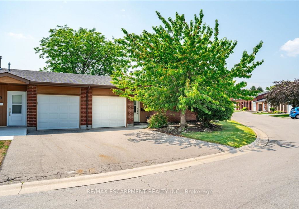 1-archdeacon-clark-trail-hamilton-ontario-x12901232