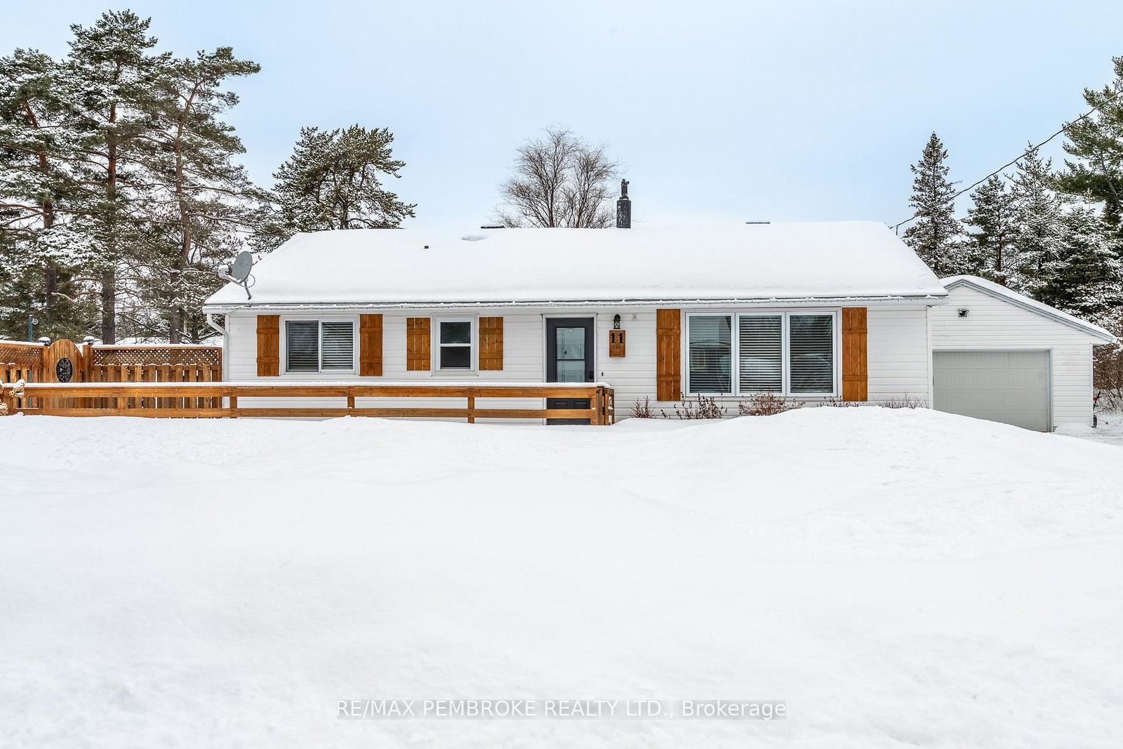 11-michael-crescent-petawawa-ontario-x12902116