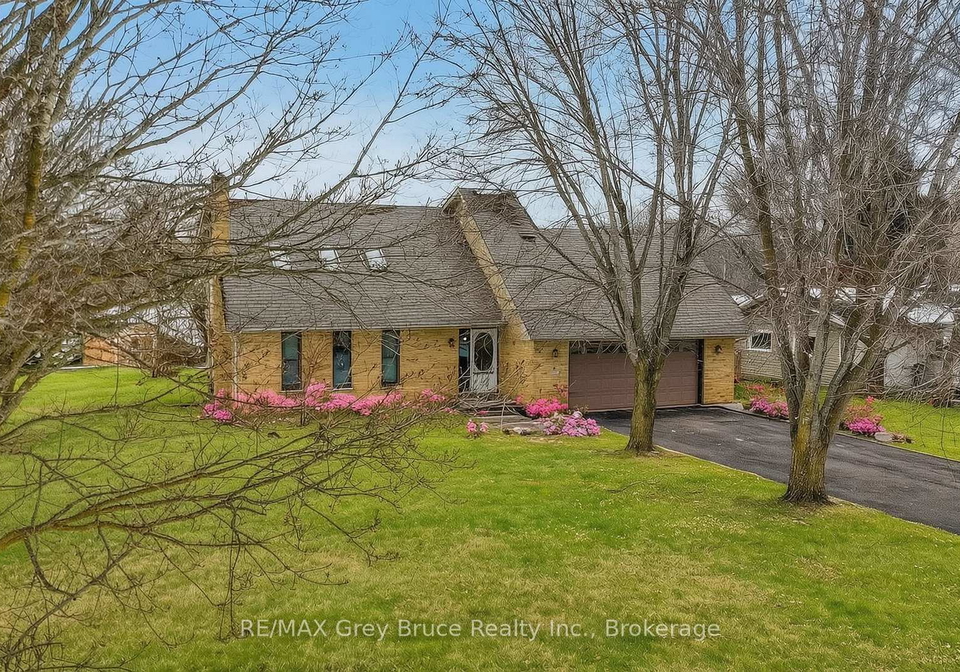 102-mary-avenue-w-georgian-bluffs-ontario-x12902280