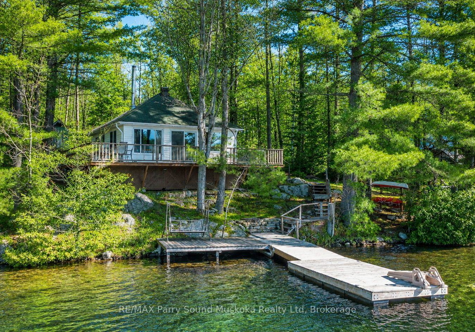 4-post-lane-seguin-ontario-x12902342