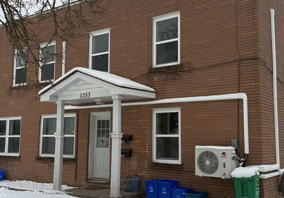 1253-clonsilla-avenue-peterborough-ontario-x12902592