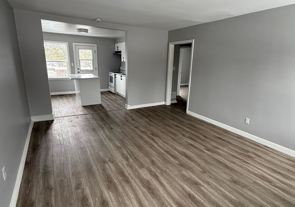 1253-clonsilla-avenue-peterborough-ontario-x12902592