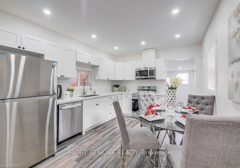 120-tisdale-street-n-hamilton-ontario-x12902766
