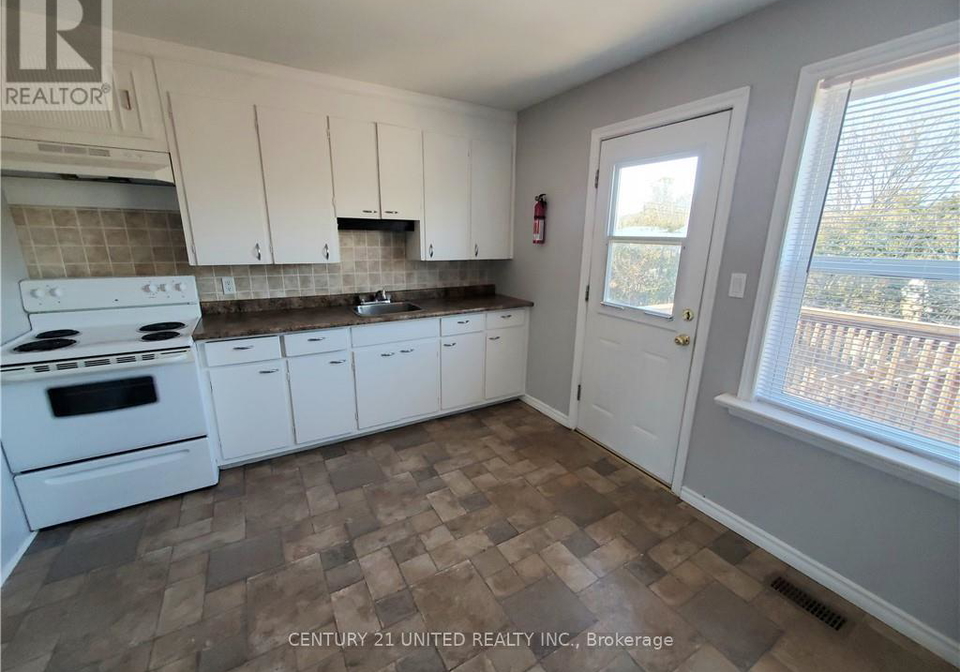 1247-clonsilla-avenue-peterborough-ontario-x12902980