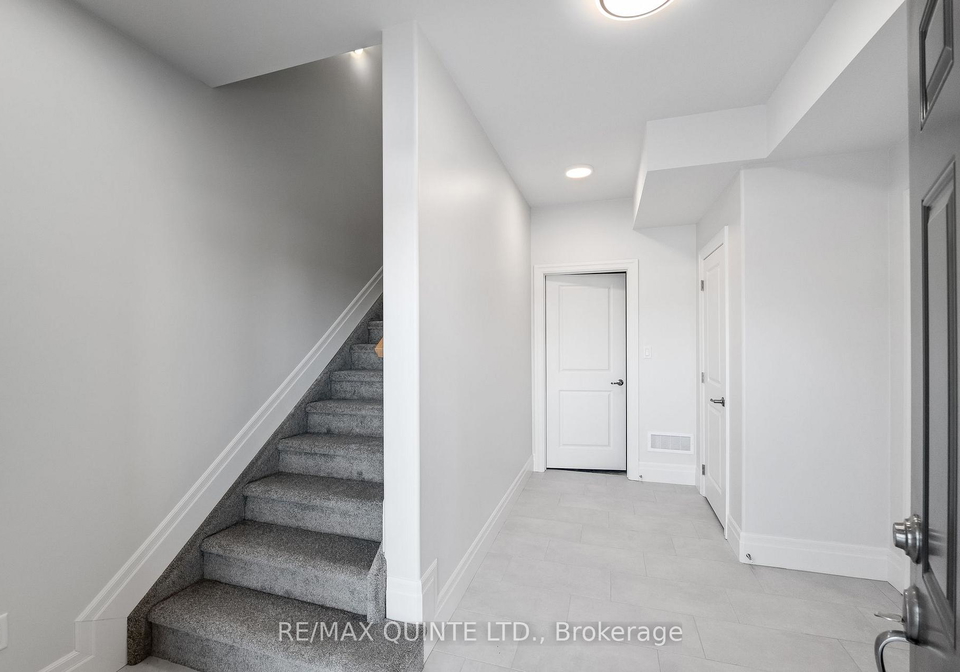25-markland-avenue-prince-edward-county-ontario-x12903592