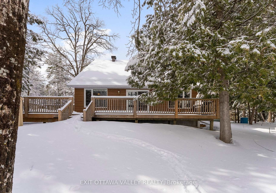164-coulonge-lake-trail-whitewater-region-ontario-x12903996