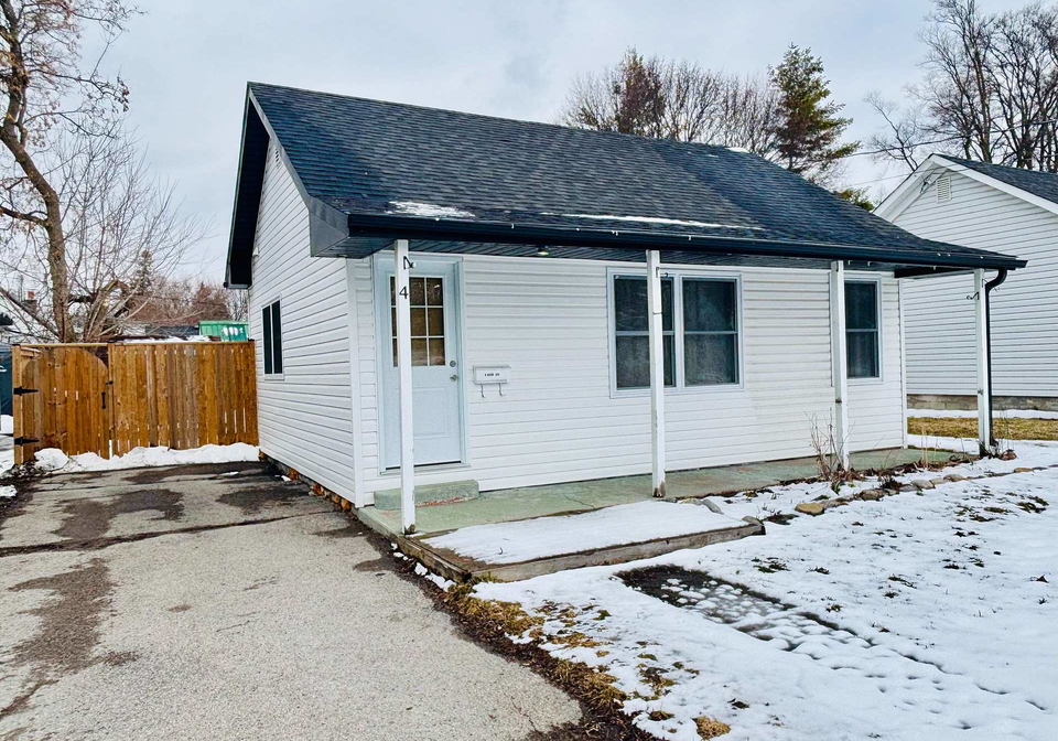 4-weeks-avenue-quinte-west-ontario-x12904110