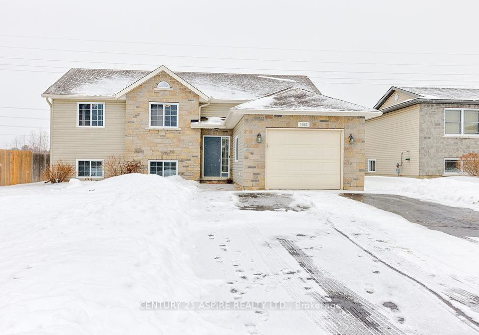 1042-riverstone-street-petawawa-ontario-x12904318