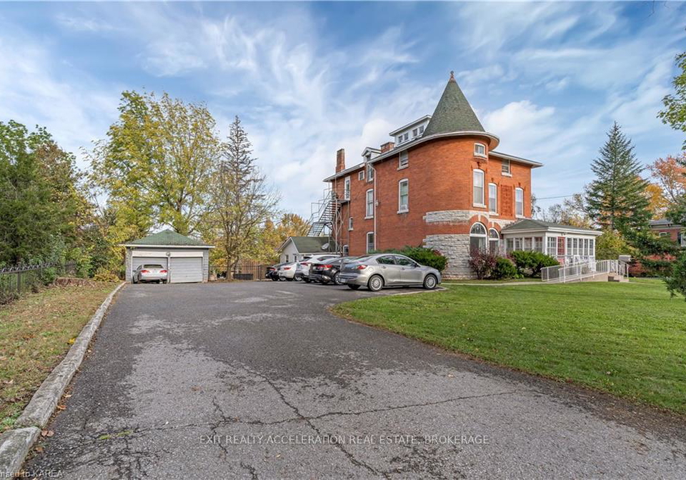 231-dundas-street-w-greater-napanee-ontario-x12904468