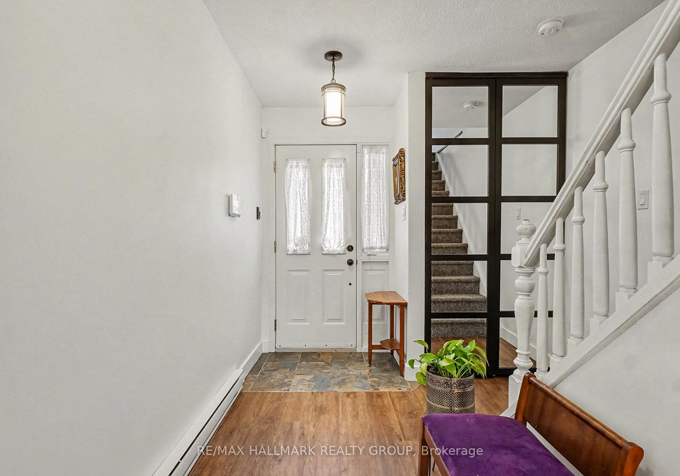 1542-queensdale-avenue-ottawa-ontario-x12905358