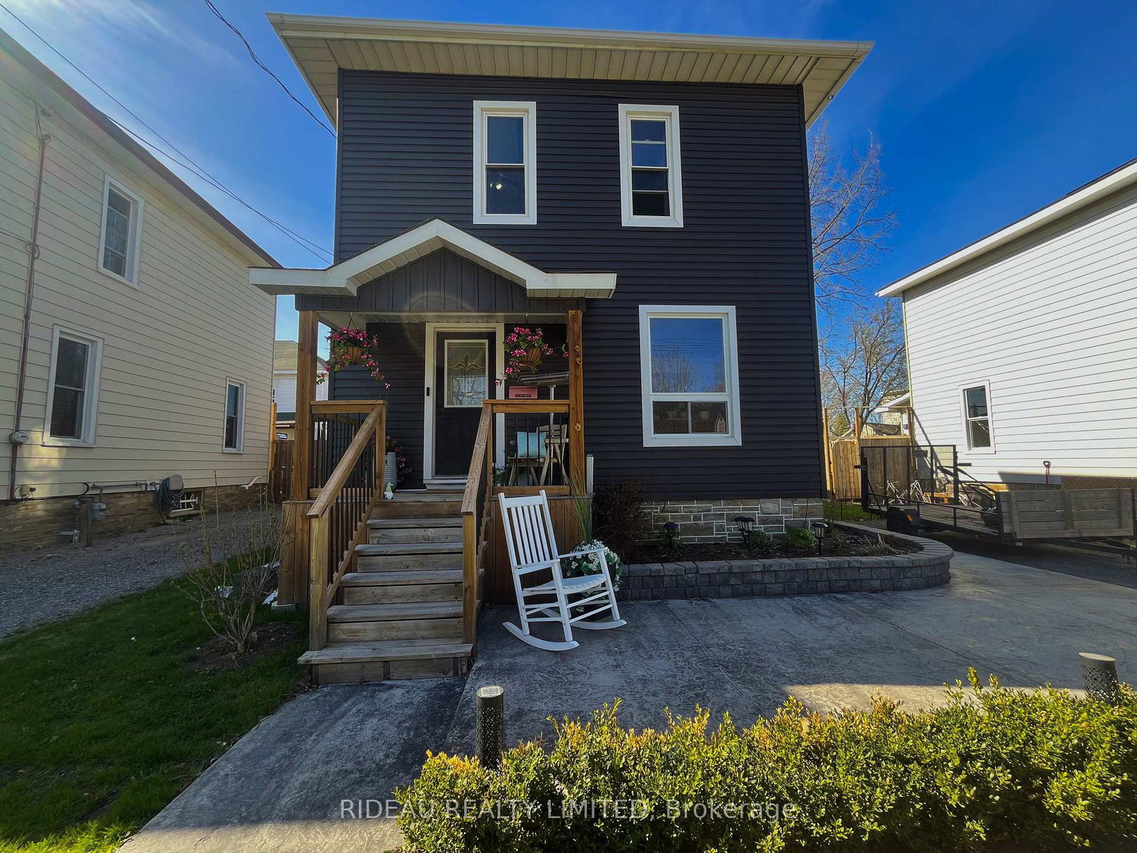 110-main-street-e-smiths-falls-ontario-x12906022
