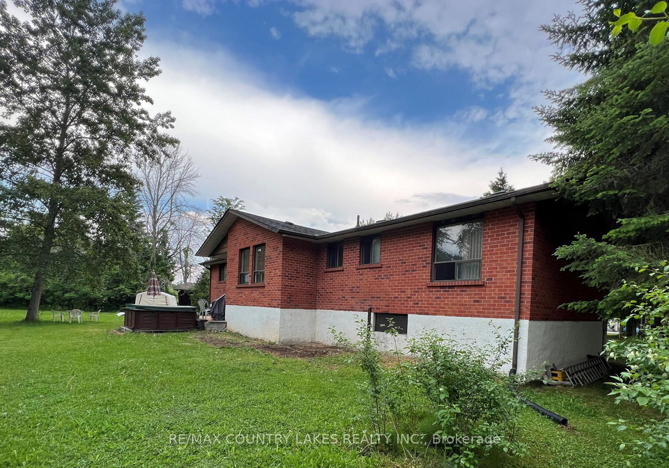 4-macpherson-crescent-kawartha-lakes-ontario-x12906872